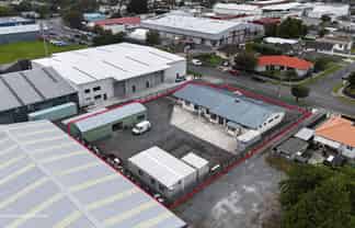 Quality office + secure yard complex