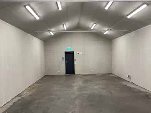 Quality office + secure yard complex