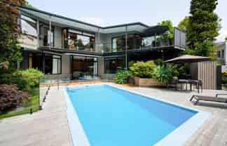 736 River Road, Chartwell