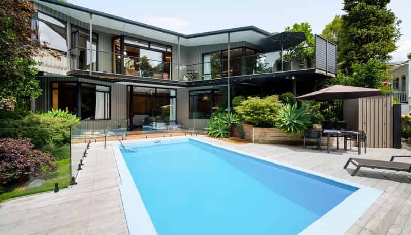 736 River Road, Chartwell