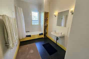 1303 Coast Road, Nine Mile