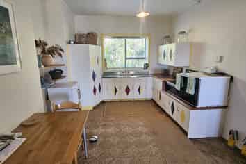 1303 Coast Road, Nine Mile