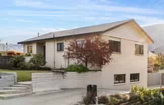 32 Hood Crescent, Arrowtown