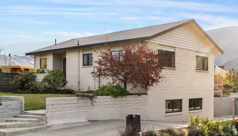 32 Hood Crescent, Arrowtown