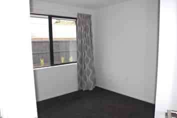 a/58 Pakanga Grove, Pyes Pa