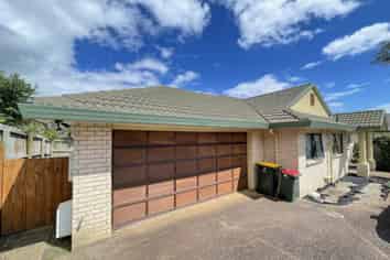 12 John Brooke Crescent, East Tamaki Heights