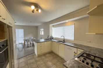 12 John Brooke Crescent, East Tamaki Heights