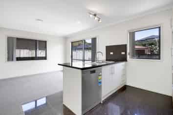 14A Frederick Place, Whalers Gate