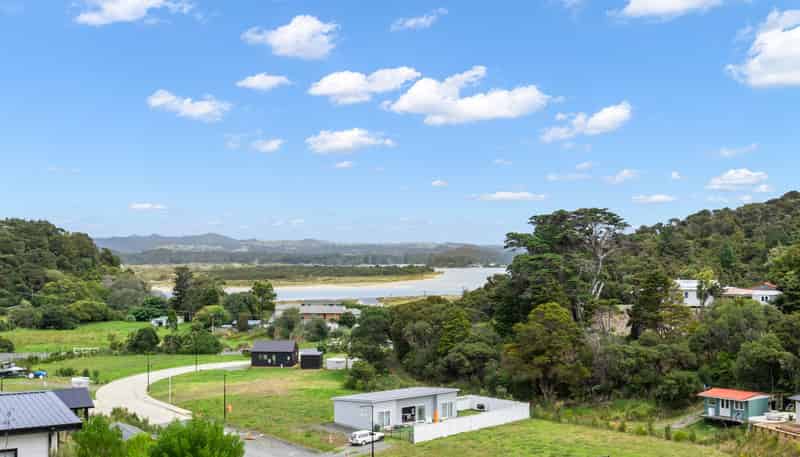 11 Rihi Paea Rise, Ngunguru