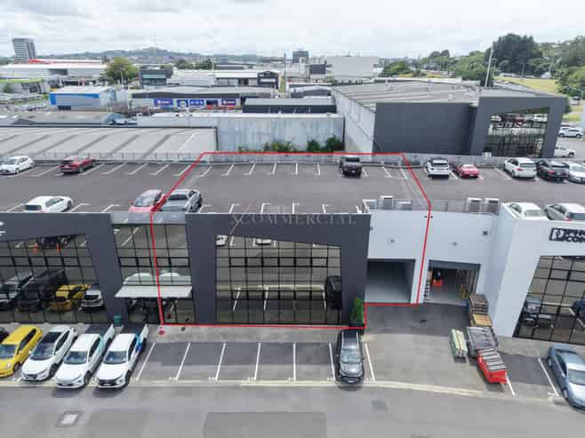  Corporate Refurbished Warehouse - 590sqm 