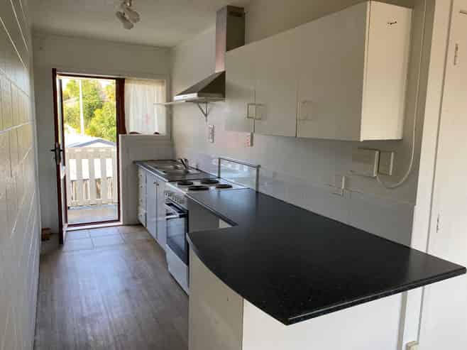 2/651 Grey Street, Hamilton East