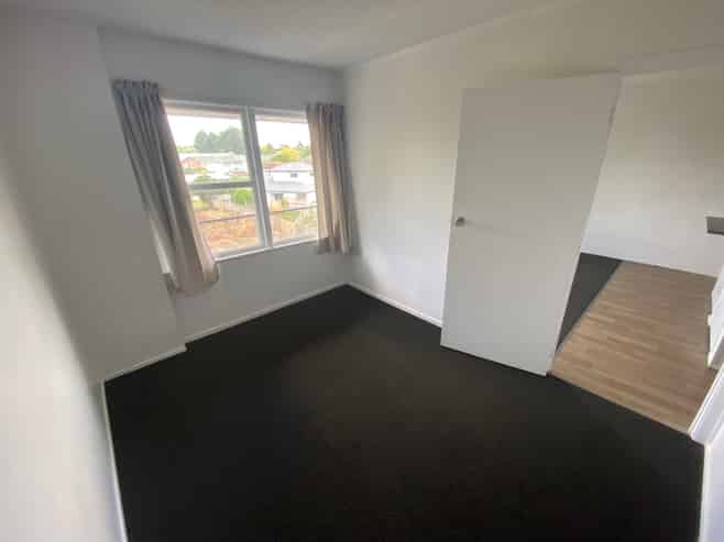 2/651 Grey Street, Hamilton East