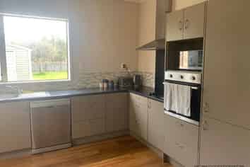 94 Queen Street, Westport