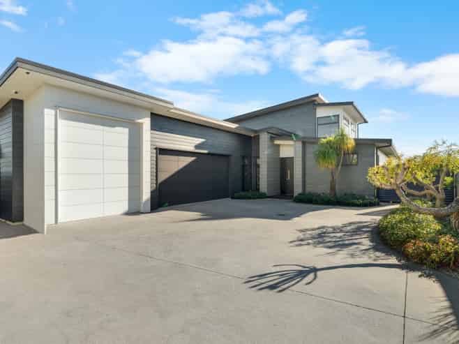 67 Milano Boulevard, Karaka