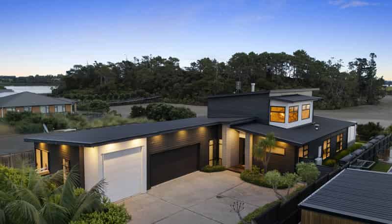 67 Milano Boulevard, Karaka