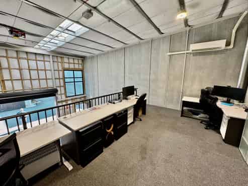 91sqm Front Industrial Unit in Silverdale