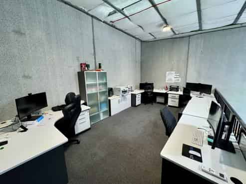 91sqm Front Industrial Unit in Silverdale