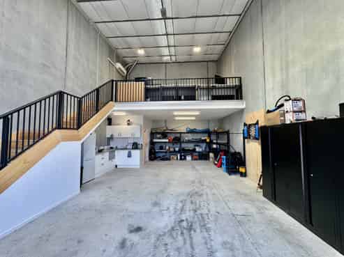 91sqm Front Industrial Unit in Silverdale