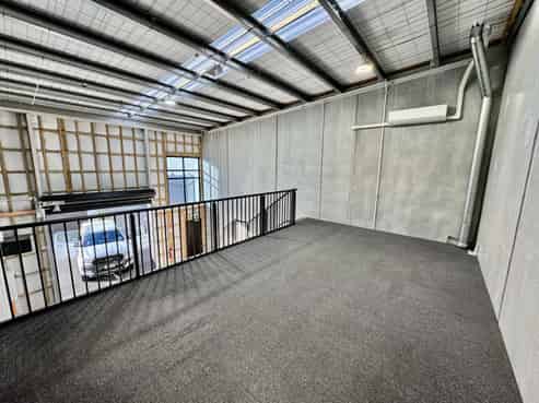 91sqm Front Industrial Unit in Silverdale