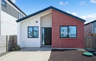 9 Puwha Street, Massey