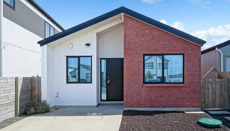 9 Puwha Street, Massey