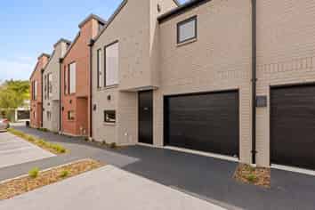 4/90 Holly Road, Saint Albans