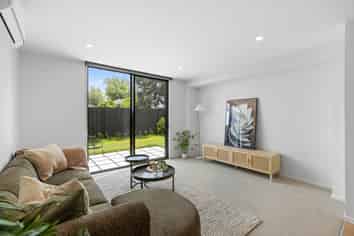 4/90 Holly Road, Saint Albans