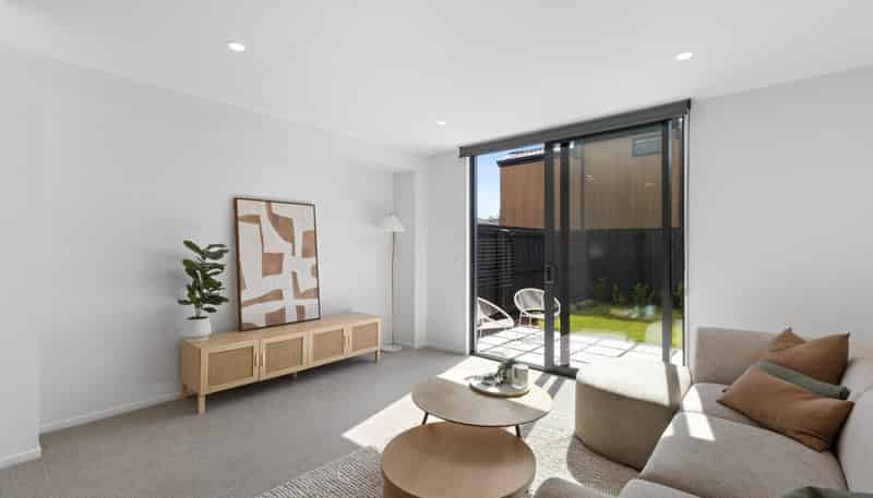 2/88 Holly Road, Saint Albans