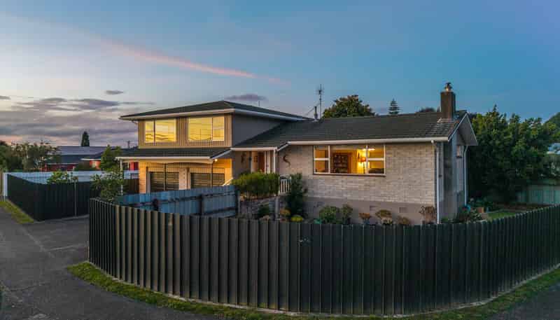 635 Queen Street East, LEVIN