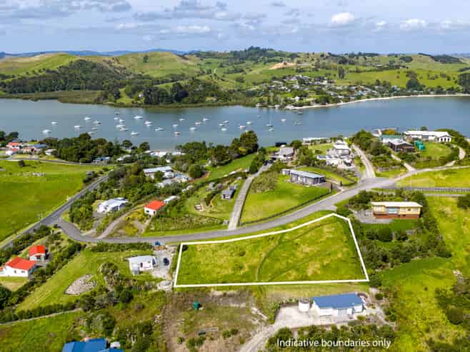 6 Emay Crescent, Pahi