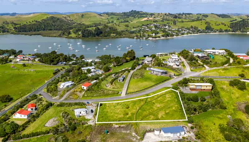 6 Emay Crescent, Pahi