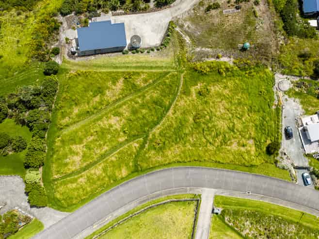 6 Emay Crescent, Pahi