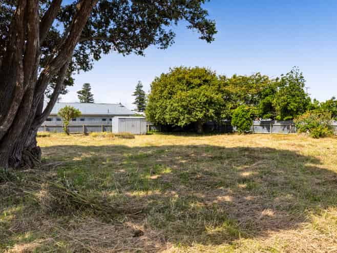 208 Egmont Street, Patea