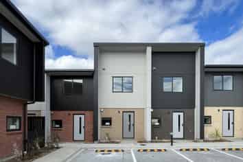 4/476 West Coast Road, Glen Eden