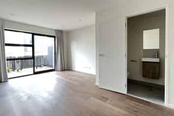 4/476 West Coast Road, Glen Eden