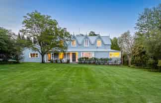 211 Summerhill Road, Cust