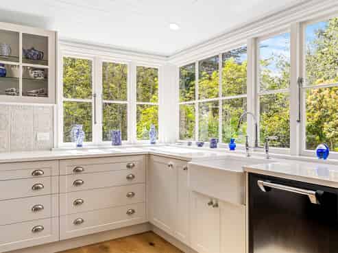 211 Summerhill Road, Cust