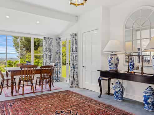 211 Summerhill Road, Cust