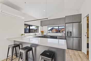 24 Nathaniel Archer Street, Woodend