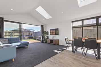 24 Nathaniel Archer Street, Woodend