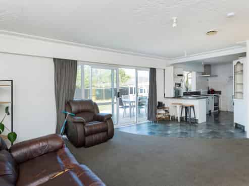 24 Steele Road, Tamarau