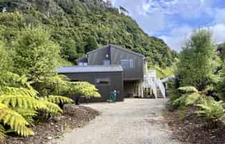 4 Horncastle Crescent, Little Wanganui