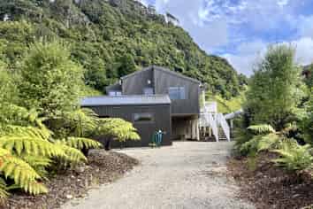 4 Horncastle Crescent, Little Wanganui