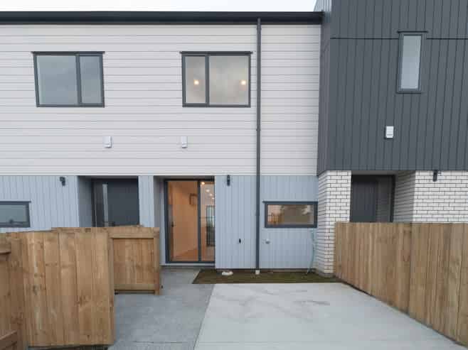 39 Clay Works Lane, New Lynn