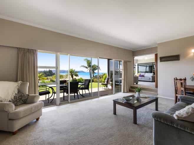 61 Rosario Crescent, Red Beach