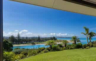 61 Rosario Crescent, Red Beach