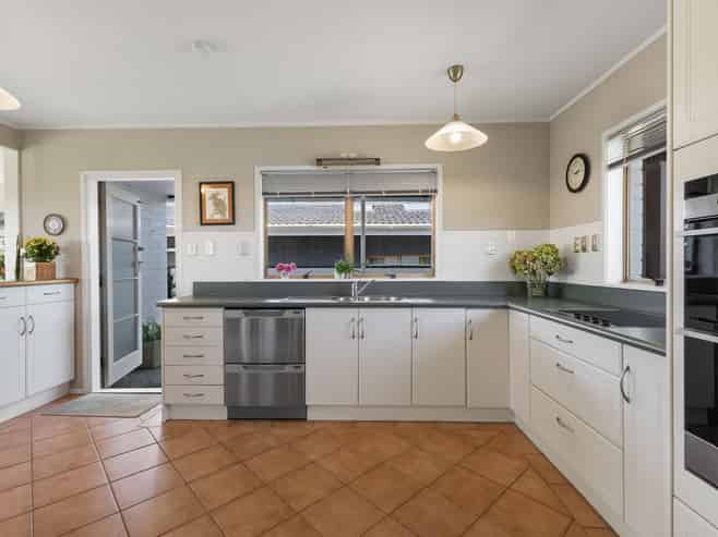 61 Rosario Crescent, Red Beach