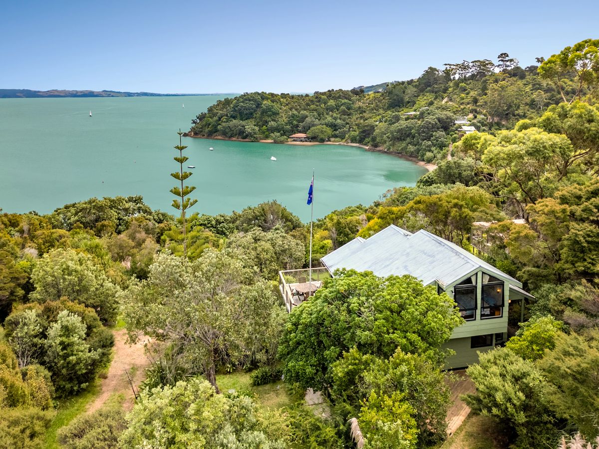 28 Hunterville Road, Waiheke Island, Waiheke Island, Auckland - Photo 1