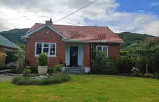 6 Bell Road, Waiwhetu