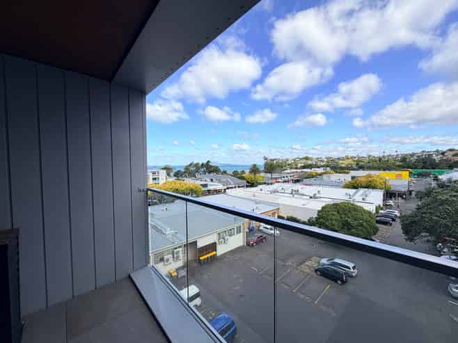 409/4 Bute Road, Browns Bay
